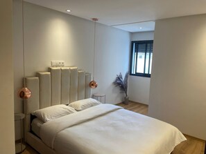 2 bedrooms, Internet, bed sheets - Charming 2-Room Apartment in Heart of Rabat (Rabat)