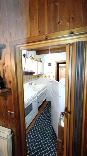 Microonde, forno, piano cottura, lavastoviglie