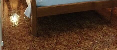 4 chambres, fer et planche à repasser, draps fournis