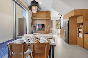 Villa, 3 chambres, vue sur le complexe | Aire de séjour | Téléviseur connecté de 50 po avec télévision par cùble, Netflix