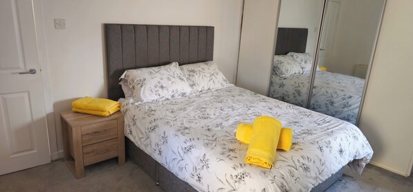 2 bedrooms, iron/ironing board, free WiFi, bed sheets