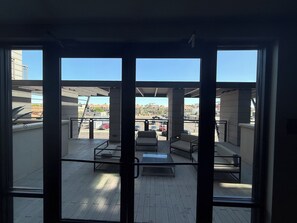 Interior - Chic 1-bedroom apartment with fitness room and AC in Scottsdale (Scottsdale)