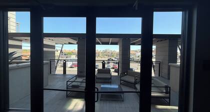 Chic 1-bedroom apartment with fitness room and AC in Scottsdale