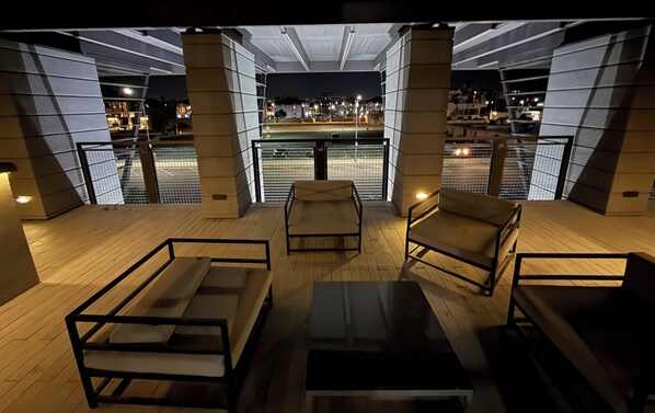 Property grounds - Chic 1-bedroom apartment with fitness room and AC in Scottsdale (Scottsdale)