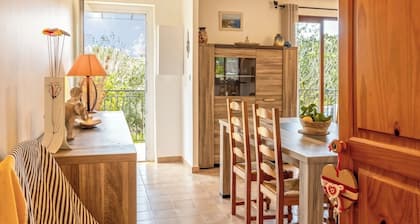 A 5 mn en voiture de la mer CAP CORSE à SISCO maison avec jardin, parking privé