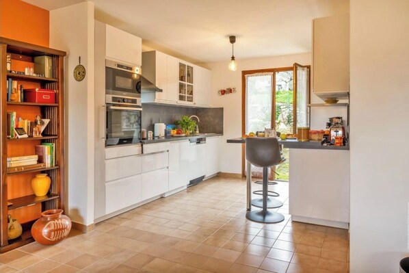 Microwave, oven, stovetop, dishwasher