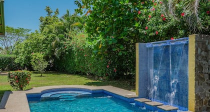 5 min drive to beach-paved roads-6 bedroom-sleep 12-fast WiFi-pool