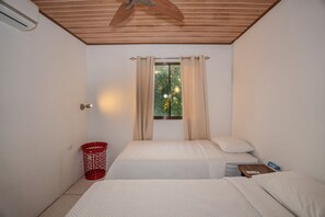 6 Schlafzimmer, Bügeleisen/Bügelbrett, kostenloses WLAN, Bettwäsche