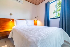 6 bedrooms, iron/ironing board, travel cot, free WiFi