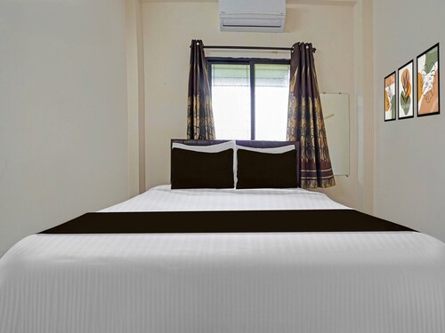 Hotel Crpf V7 Service Apartment