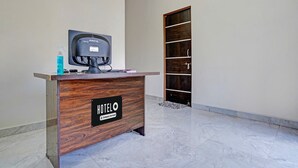 House | Reception - Classic V7 Inn Service Apartment (Hingna)