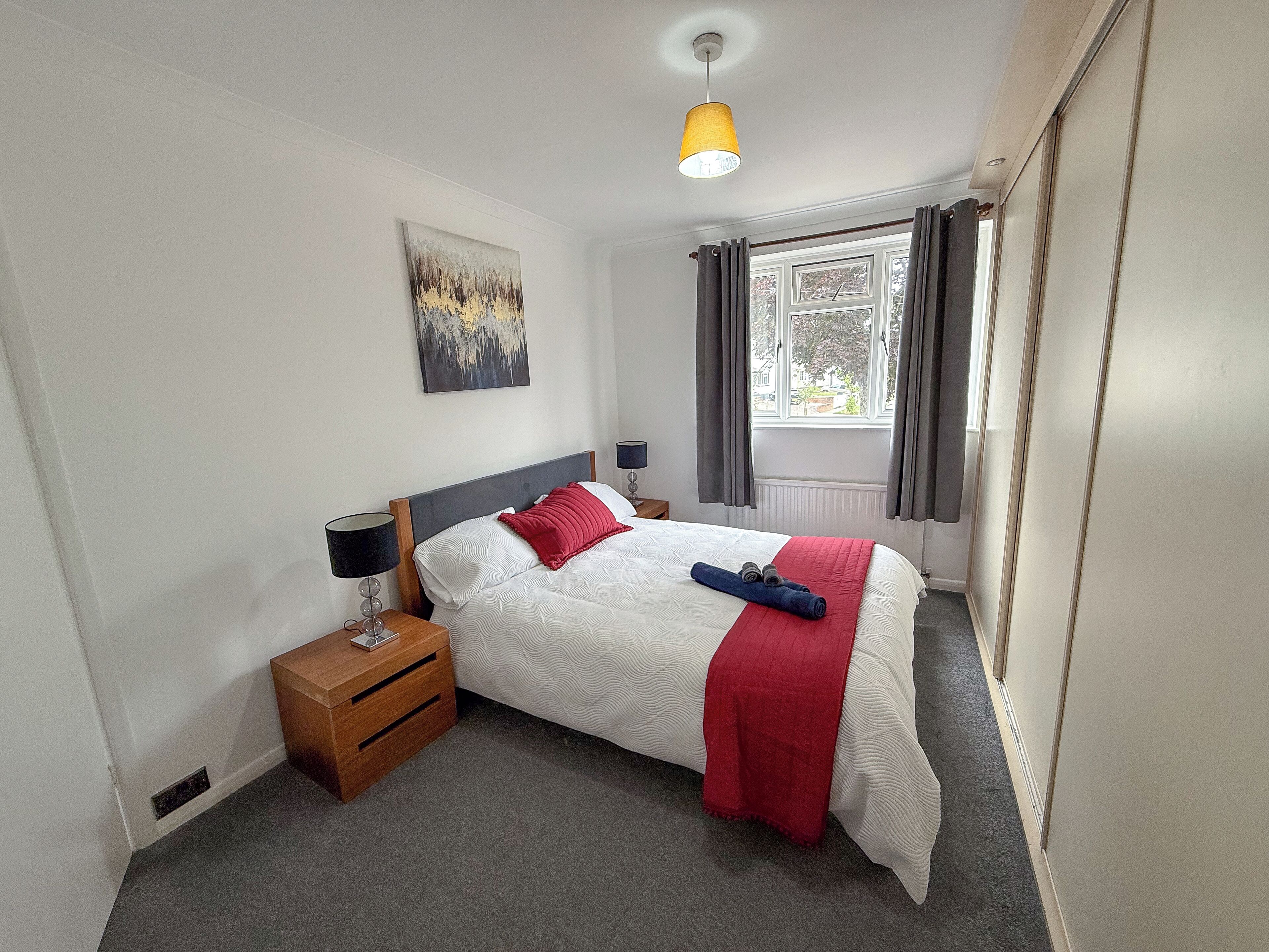 4 bedrooms, iron/ironing board, WiFi, bed sheets