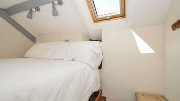 1 bedroom, WiFi (free), individually decorated, individually furnished