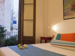 2 bedrooms, iron/ironing board, travel cot, free WiFi