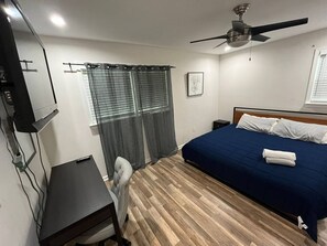 3 bedrooms, desk, iron/ironing board, travel crib