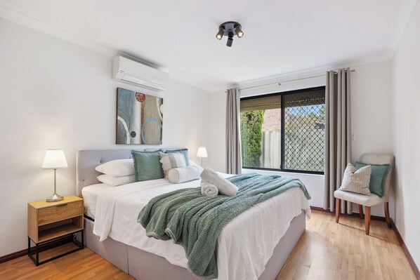 2 bedrooms, desk, iron/ironing board, travel cot