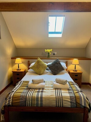 2 bedrooms, iron/ironing board, Internet, bed sheets