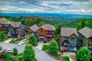 Exterior - Western Ridge Lookout at Blue Ridge Mountain Club - community amenities with seasonal pool (Boone)