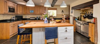 Bailey Glace Farmhouse
