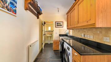 Réfrigérateur, micro-ondes, four, lave-vaisselle