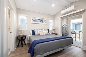 3 slaapkamers, een bureau, een strijkplank/strijkijzer, reisbedje