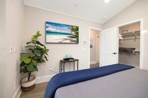 3 bedrooms, desk, iron/ironing board, travel cot