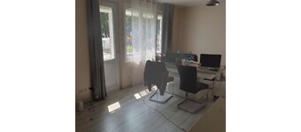 Modern first floor apartment - 2 bedrooms, sleeps 4