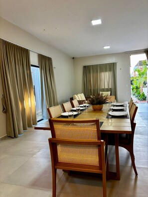 Chalet | Dining