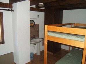 3 bedrooms, WiFi