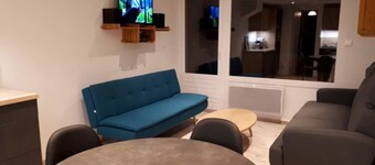 6-8 person apartment at the foot of the lifts, in a typical village