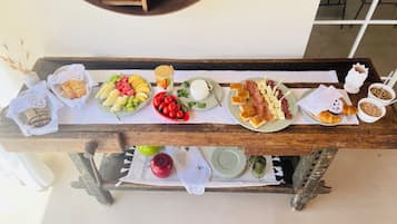 TĂ€gliches inbegriffenes FrĂŒhstĂŒcksbuffet