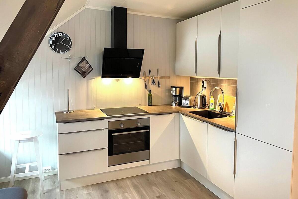 Apartamento, 2 habitaciones, cocina, vistas al complejo turístico | Cocina privada | Frigorífico, horno, placa de cocina y lavavajillas