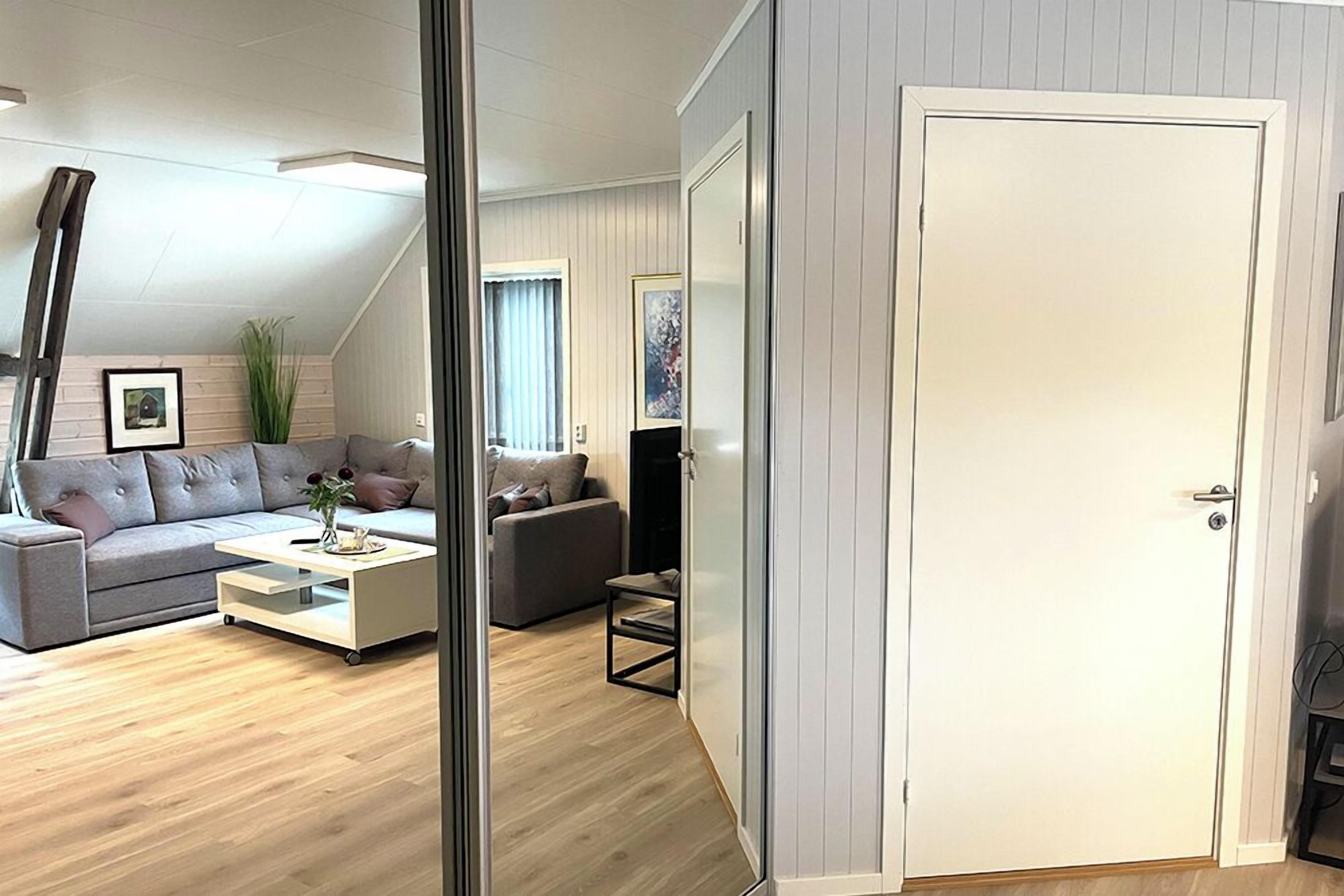 Căn hộ, 2 phòng ngủ, bếp, quang cảnh resort | Khu phòng khách