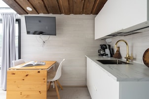 Standard Studio, Lake View, Beachfront | Private kitchen | Mini-fridge, microwave, coffee/tea maker, cookware/dishes/utensils