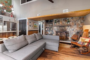 Télévision, cheminée