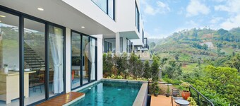 Aura Villa by Kozystay - Bandung