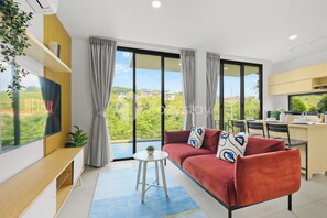Villa, 4 Bedrooms, Mountain View | Living room