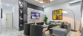 Free Airport Pick-Up | Lekki |Gym | Pool | Free Wi-Fi | 24/7 Power|Mini Mart|PS5