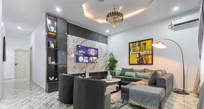 Free Airport Pick-Up | Lekki |Gym | Pool | Free Wi-Fi | 24/7 Power|Mini Mart|PS5