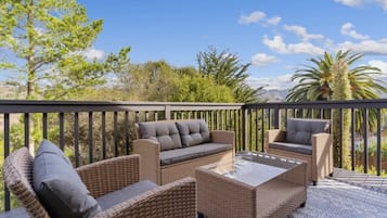 單棟房屋 (4 Bedrooms) | 露台/庭院