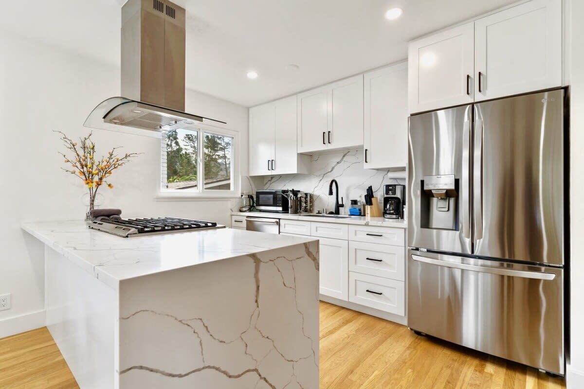 Rumah (4 Bedrooms) | Dapur pribadi | Microwave, oven, dan mesin pembuat kopi/teh