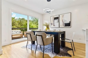ハウス (4 Bedrooms) | 客室内のダイニングエリア