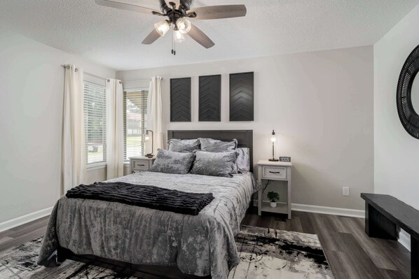 2 bedrooms, iron/ironing board, WiFi, bed sheets