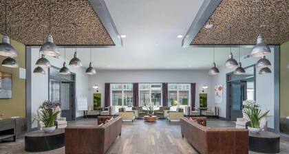 High Cotton – 3BR/3BA Condo Near UA w/ Pool & Gym