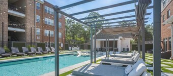High Cotton – 3BR/3BA Condo Near UA w/ Pool & Gym