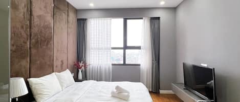 In-room safe, desk, laptop workspace, iron/ironing board