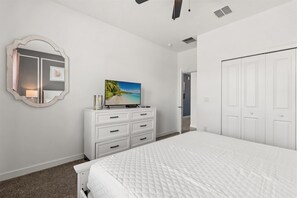 6 habitaciones, tabla de planchar con plancha, wifi y ropa de cama 