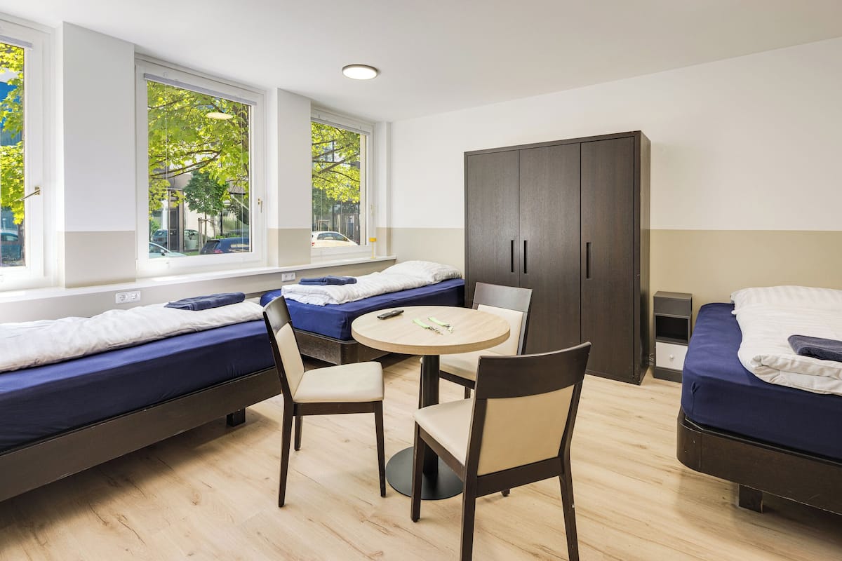 City Apartment | In-room safe, iron/ironing board (on request), WiFi (free)