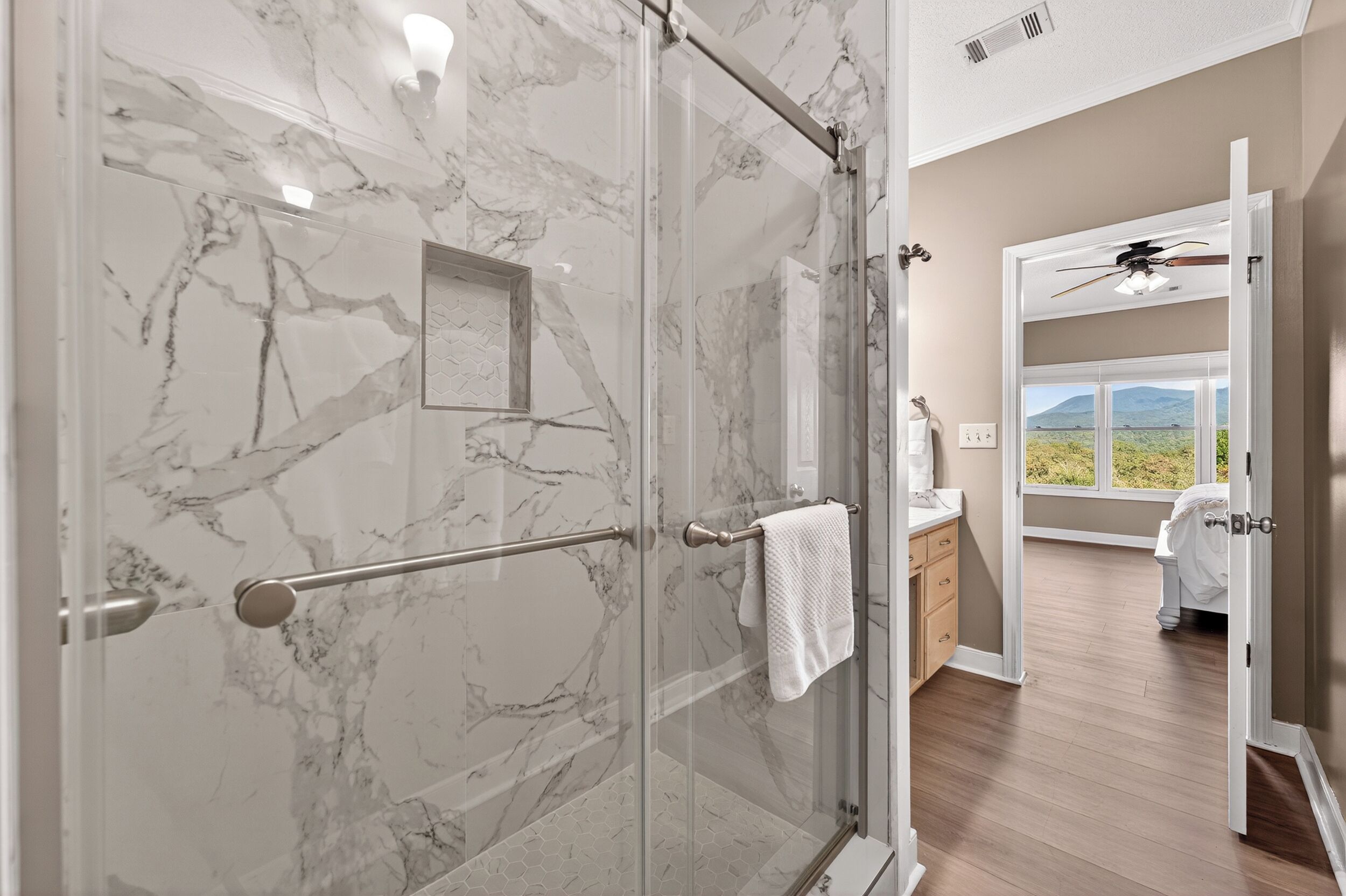 Suite, 2 camere da letto | Bagno | Vasca e doccia separate, set di cortesia gratuito, asciugacapelli