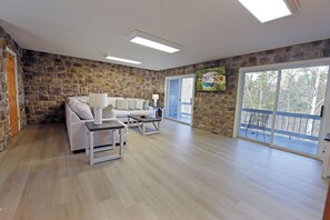 2-Bedroom Townhome | Living area